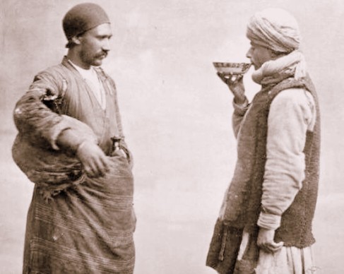 از جهان مقدس زیست